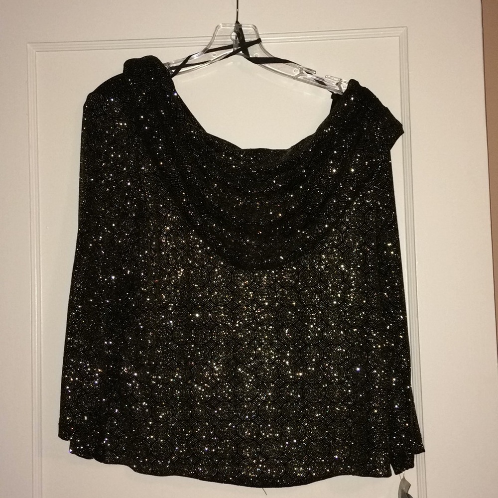 Black and Gold Party Blouse New with Tags Size XL.
